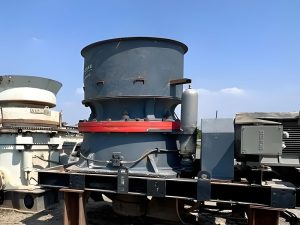 Ảnh hưởng của việc điều chỉnh độ lệch tâm và thiết kế buồng nghiền của máy nghiền hình nón thủy lực xi lanh đơn GP300S đến năng suất